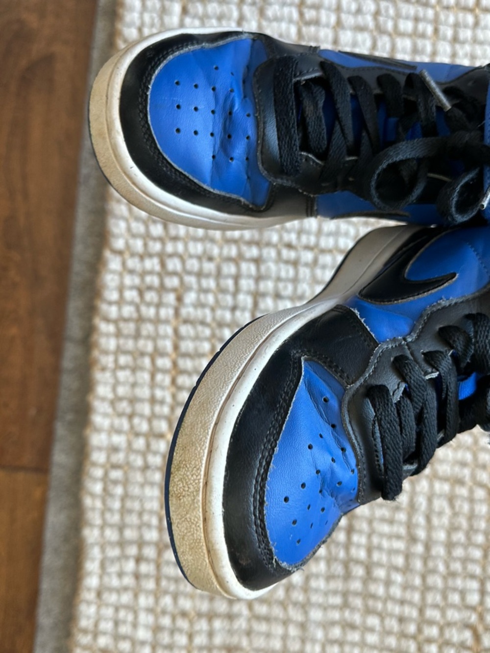 Nike shoes Court borough mid tops boys size 4.5 - Picture 15 of 15